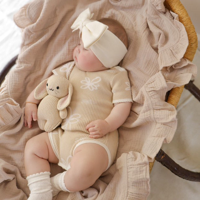 Organic Ruffle Swaddle | Beige