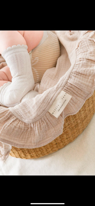 Organic Ruffle Swaddle | Beige