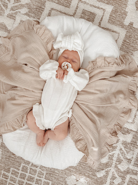 Organic Ruffle Swaddle | Beige